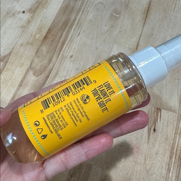 Sol de Janeiro Brazilian Touch Hand Sanitizer Spray  Bright Yellow 90ML - Picture 4 of 5